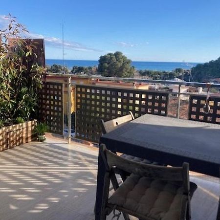 Apartamento Con Vistas Al Mar カステルデフェルス エクステリア 写真