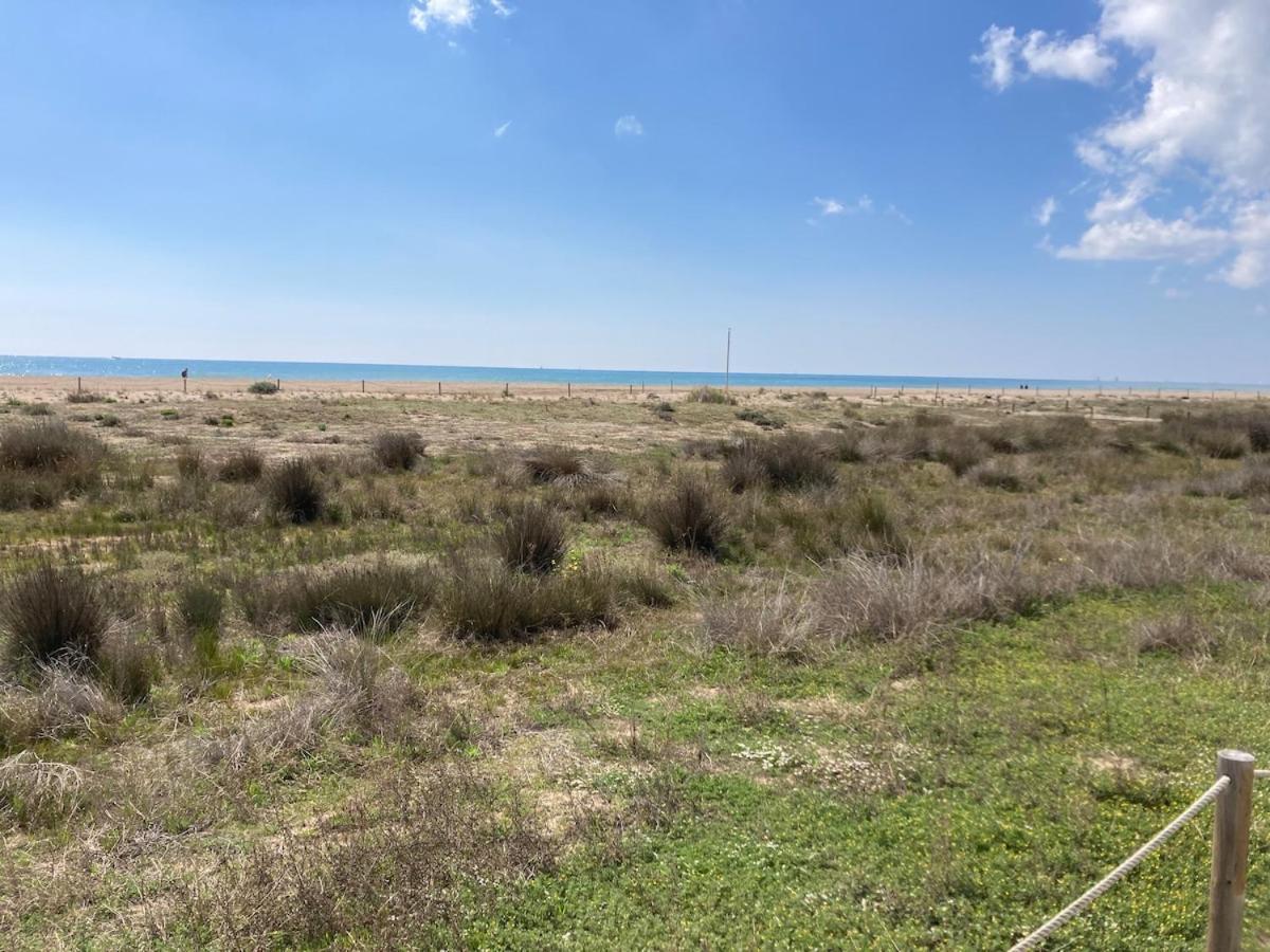 Apartamento Con Vistas Al Mar カステルデフェルス エクステリア 写真